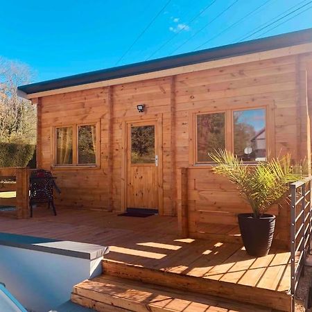 Chalet 2 Personnes Avec Jacuzzi Et Piscine Saisonniere Partagee Corcieux Dış mekan fotoğraf