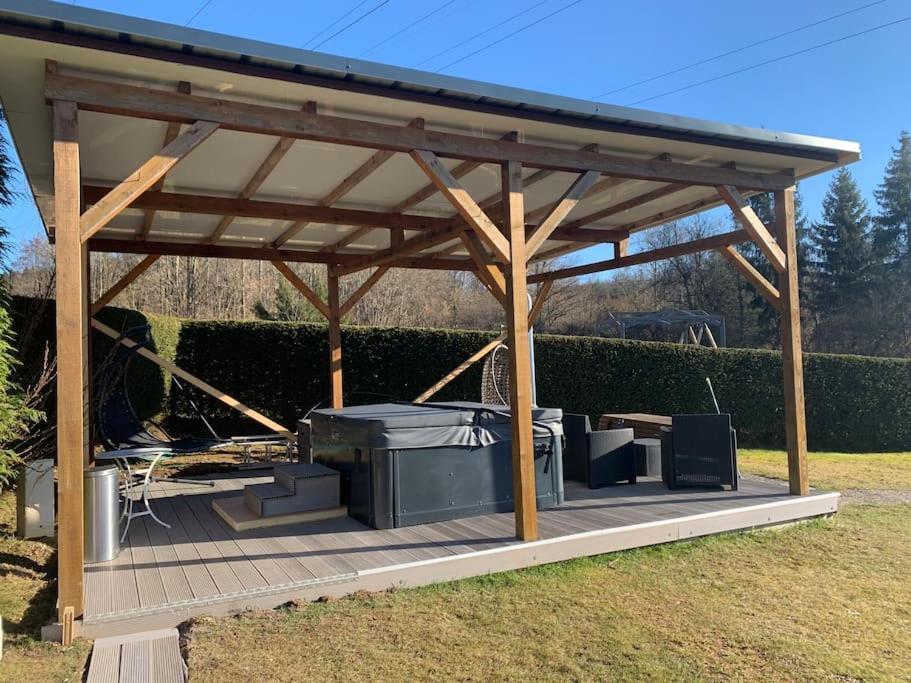 Chalet 2 Personnes Avec Jacuzzi Et Piscine Saisonniere Partagee Corcieux Dış mekan fotoğraf