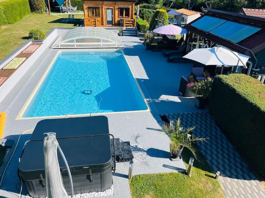 Chalet 2 Personnes Avec Jacuzzi Et Piscine Saisonniere Partagee Corcieux Dış mekan fotoğraf