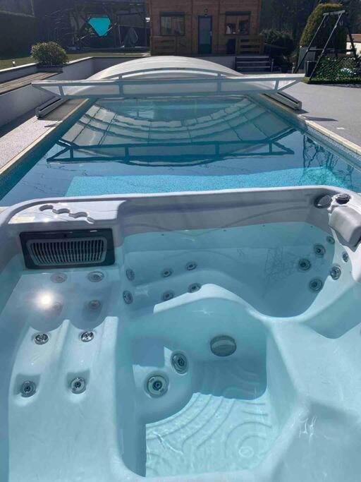 Chalet 2 Personnes Avec Jacuzzi Et Piscine Saisonniere Partagee Corcieux Dış mekan fotoğraf