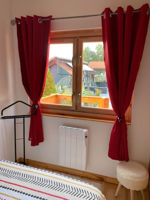Chalet 2 Personnes Avec Jacuzzi Et Piscine Saisonniere Partagee Corcieux Dış mekan fotoğraf