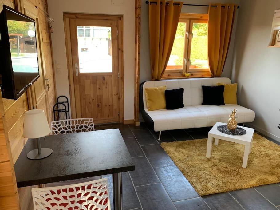 Chalet 2 Personnes Avec Jacuzzi Et Piscine Saisonniere Partagee Corcieux Dış mekan fotoğraf