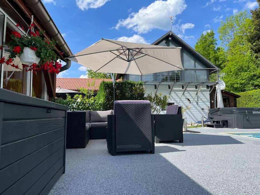 Chalet 2 Personnes Avec Jacuzzi Et Piscine Saisonniere Partagee Corcieux Dış mekan fotoğraf