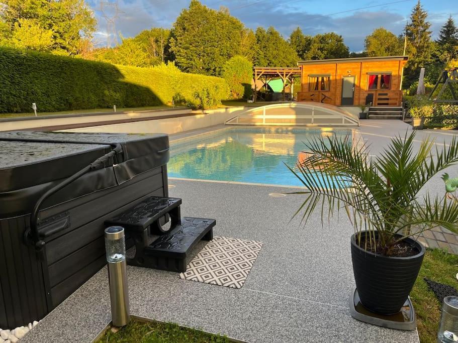 Chalet 2 Personnes Avec Jacuzzi Et Piscine Saisonniere Partagee Corcieux Dış mekan fotoğraf