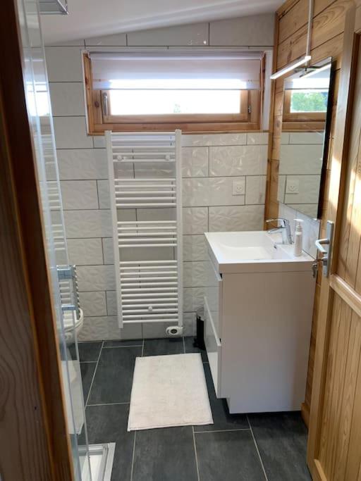 Chalet 2 Personnes Avec Jacuzzi Et Piscine Saisonniere Partagee Corcieux Dış mekan fotoğraf