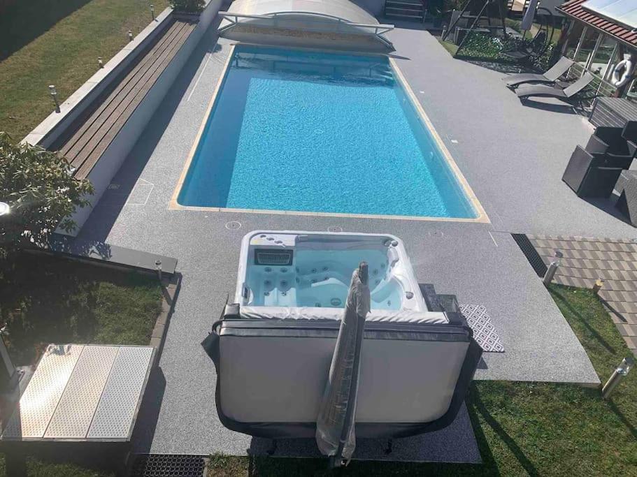 Chalet 2 Personnes Avec Jacuzzi Et Piscine Saisonniere Partagee Corcieux Dış mekan fotoğraf